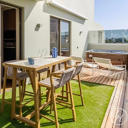 Casa Serena - Luxury - Jacuzzi - Pool & Garden * Portimão